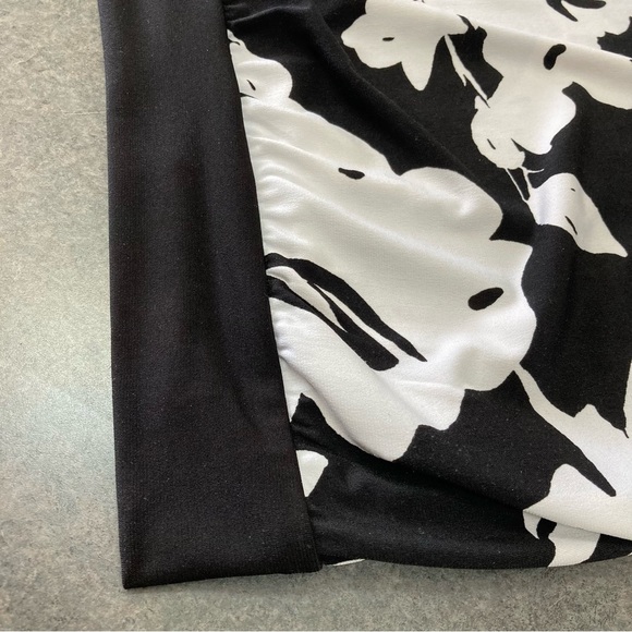 Ricki’s Size Medium Black and White Tank Top - Picture 3 of 7